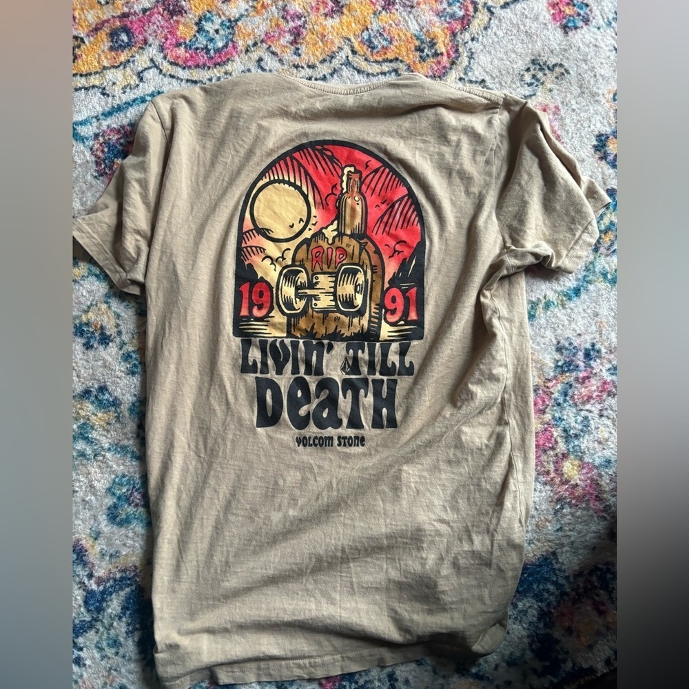 Volcom T Shirt Small